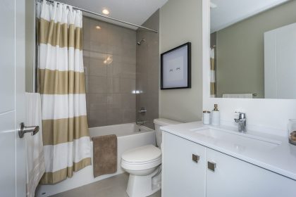 Upper Floor - Bathroom